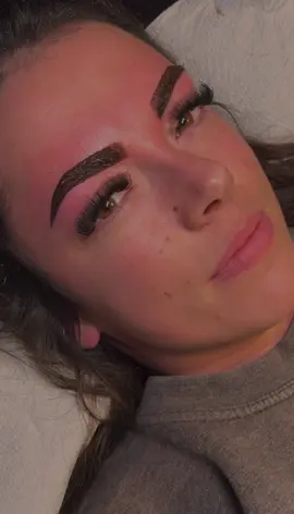 Fresh lashes and tinted brows ready for wipe off 🫶🏽 . . #lash #lashes #lashextensions #eyelashes #eyelash #eyelashextensions #lashtech #lashartist #kent #edenbridge #beauty #beautiful #business #SmallBusiness #brow #brows #browwax #wax #waxing #waxandtint #tintandwax #browshaping 