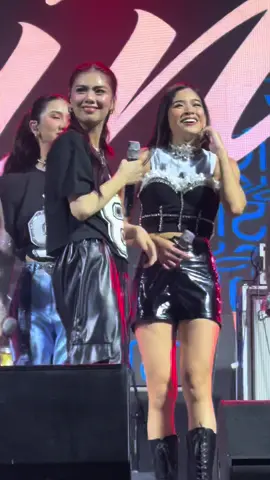 my mikhaiah heart 😩💗  Mikha: hit the music! Other girls: 😳🤔🤫🫤🫨😐  #mikhaiah #bini #biniph #gmusicfestdinagyang #globedinagyang 