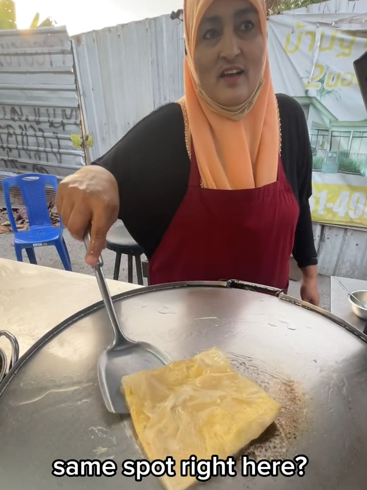 $1.25 roti in Thailand 🇹🇭 #thailand #bangkok #streetfood #travel #foodreview