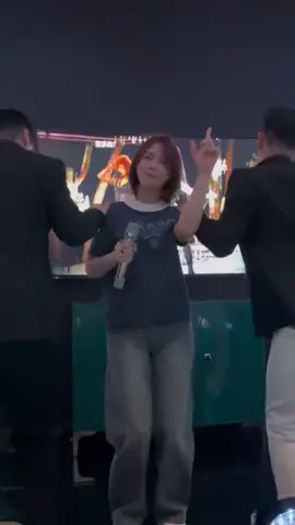 就是摇！  #温文尔雅 #东北女孩  #腼腆害羞内向社恐文静小女生 