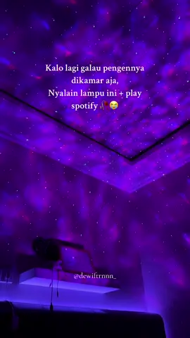 Temen galau 😭 #lampuproyektorgalaxy #lampuproyektorlangit #lampuproyektoraurora #lampuaesthetic #lampukamarestetik #shopmaster 