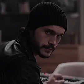 Emrah amir #foryou #alperenduymaz #yamaçkoçovali #البيران_دويماز #ياماش_كوشفالي #emrahamir #سنا_كوشوفالي #cukur #fyp #الحفرة_الموسم_الرابع #جومالي_كوشوفالي #سليم_كوشوفالي #الحفرة #vartolusadettin #اكين_كوشوفالي #فارتولو_سعد_الدين #gaddar #sonyaz 