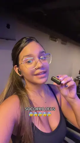 no máximo vai me achar uma palhaça🥰