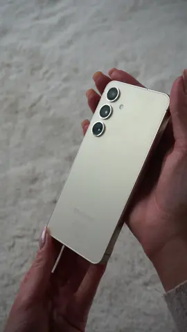 Unpacking my new Samsung S24 💕 #unpackwithme #asmr #unpack #satisfying #aiphone  #samsunggalaxy #samsungs24 #phone  #samsungunpacked #aesthetic #fyp 