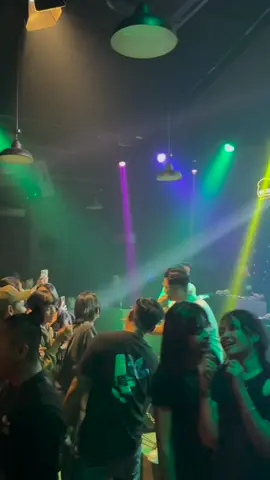 Suka-suka joget di #warunkwowkwb_jaksel 