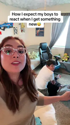 They had the perfect reaction🤣 #fyp #vira #reaction #paireyewearpartner 