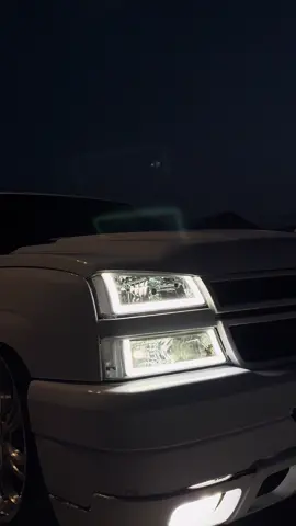 ❤️‍🩹#slammedtrucks #trocastumbadas #trokitas_tumbadas #suelomob #besos #tequiero #fyp #cateye #chevy #silverado 