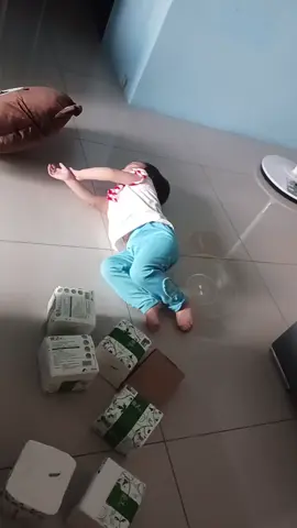 #萌小孩 #天才 #育兒 #搞笑 #地上打滾 #2歲 軟Q、靈活！