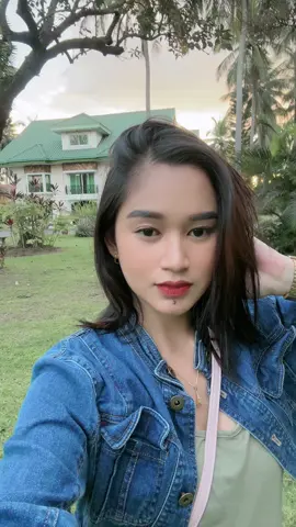 Tamang Tiktok lang habang nasa set. #Kapalit Soon on Vivamax! 🎬