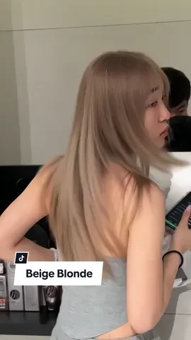 Một màu nhuộm mà nhuộm quanh năm không bao giờ chán, không kén da và phong cách. Nhất định phải gọi tên Beige Blonde 🖤 #btchairstudio #nhuộm #tẩynhuộm #màunhuộmđẹp #tẩynhuộmantoàn #blondehair #nhuộmtóc #rootbleach #tẩychântócantoàn #tẩy #màutràsữa