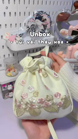 🤍 Em túi rút thêu hoa cho các nàng chơi tết #fyp #xh #xhtiktok #xuhuongtiktok #LearnOnTikTok #unboxing #tiktokshop #tuivaibotheuhoa #tuitheuhoa #tuitheuhoa