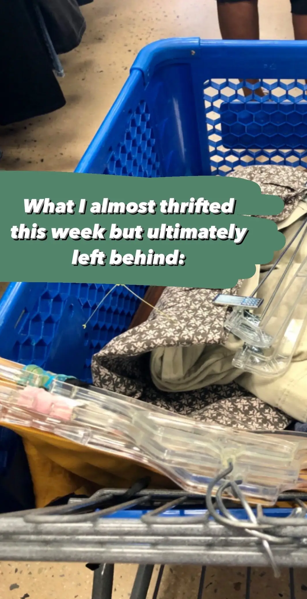 But do i go back for the checkered brush holder yes or yes? Thrifting more intentially this year means having to leave some real gems behind. Hopefully someone else enjoys these!! #thriftwithme #thrift #thriftedvstyled #stylemythrift #intentionalthrifting #thrifthaul #thrifttok #thriftfinds #goodwillfinds #goodwillhaul #haul #diystyle #thriftedhome 