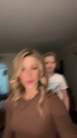 #hugtrend #mybabygirl #ineedahug #myminime💕👭 