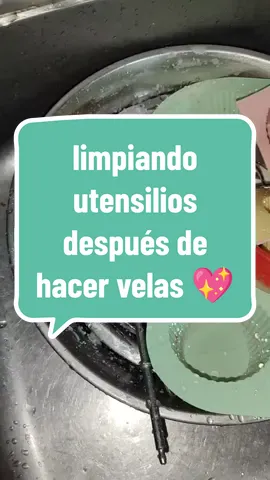 me preguntan mucho que como limpio los utensilios, jarras, etc y aquí te enseño como yo lo hago, espero te sirva y si tienes mas tips dejalos aquí en coments 🫶 #parafina #tips #velasaromaticas #velasartesanales #velashechasamano #hechoamano #artesanato #artesanal #velasdesoja #velasdeparafina #velapersonalizada  #ceradesoja #ceradesoya #velasdecorativas #emprendiendodesdecasa #SmallBusiness #tipsdeemprendimiento  #moldesparajabon #jabonesartesanales 