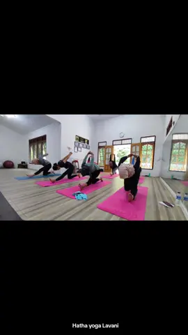 Road to pincha mayurasana #yogalover #yogagirl #yoga #yogapose #yogalavani #yogawates #basicyoga #yogakulonprogo #funyoga #yogabarengana #hathayoga #pincha 