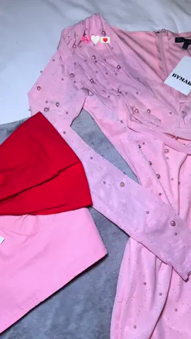 @bymar.shop never fails 😍😍 DC: “Pau10” 💌 #coquette #valentines #bows #pink #rhinestones #bymarshop #fashion 