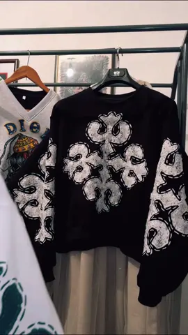 Ерекше бол🫰 Авторлық жұмыс! #kz #art #қазақшастиль #авторскаяработа #дизайнеродежды #этностиль #kazakstan #almaty #grwm #fashion #қазаққызы #художник #dior #оверсайз #одежда 