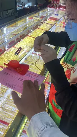 Sắm vàng cho vợ ăn tết 🥰🥰🥰🥰🥰