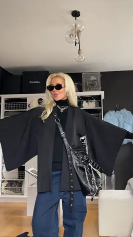 Kimono vs. streetstyle #OOTD #todaysfit #kimono #fitcheck #fit #girl #girllife #fy #fyp #japan 