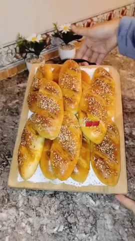 ميني_باكيط معمر بحشوة لذيذة بزااااف  متنساوش تابعوني على انستغرام #ميني_باكيط #ميني_باكيط_معمر#مملحات#معجنات#وصفات_سهله #ميني_باكيط_معمر