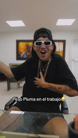 Peso Pluma en el trabajo😂😅