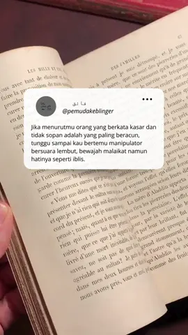 Jangan terkecoh oleh penampilan luar seseorang, terkadang bahaya terbesar datang dari orang-orang yang tampak paling baik, karena seorang manipulator bersuara lembut sering kali menyembunyikan niat jahat di balik senyum mereka #pemudakeblinger #fypシ #masukberanda #selfreminder #quoteoftheday 