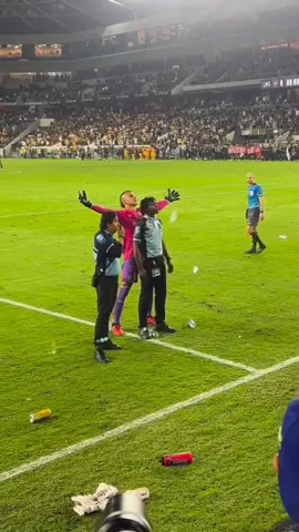 A reason why he’s a GK… 🧤 CR: capitansalazarc / IG #footballtiktok #football #futbol #footballtogether #grassrootsfootball 