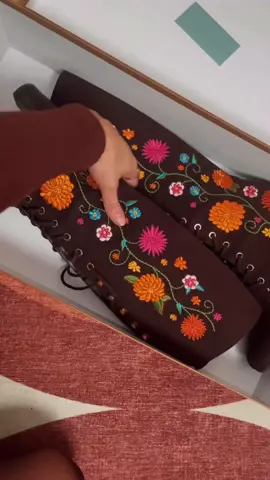 Wherever life takes you... just make sure you're wearing cute boots! 👢✨ With intricate floral embroidery & authentic lace-up details, these boots aren't just made for walking. they're dancing and living life to the full. @melaniegueldal styles the ultimate 70s fit around them & we're in love ❤️ #vintageoutfits #vintagefashion #vintageaesthetic #retrooutfits #1970sfashion #thehippieshake