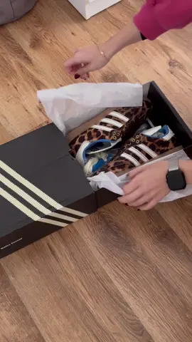 Unboxing time! Adidas Samba x Wales Bonner #leopard #animalprint #adidas #adidassamba #walesbonner #unboxing #shoes