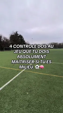 Partie 2 sur l'orientation du corps, les feintes, le positionnement des pieds d'appuis etc si tu es milieu abonne toi ⚽️✅ #clmtraining #footbal #entrainement #controleorienté #milieu 