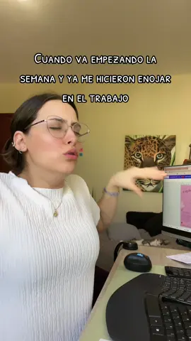 Apenas es lunes esperenseeee #humor #godinez #lagabycastro 