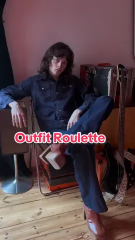 #70s Outfit Roulette