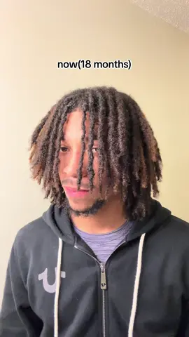 time flies when you’re not stressing about how fast your hair is growing, just let the journey do its thing🔑 #fyp #foryou #foryoupage #explore #viral #locs #menslocs #locjourney #dreadhead #locinspo #motivation #locstyles #locsoftiktok