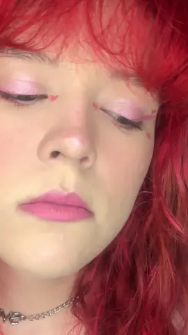 Valentines Liner Tutorial 💘 @UNICORN GLOW (use my code “CHELSIE15OFFA)  @Jeffree Star Cosmetics  #valentineslinertutorial #valentinesliner #valentinesmakeup #valentines #linertutorial #makeup #eyeshadow #eyeshadowtutorial #eyeshadowlook #eyeshadowvideo #makeupvideo 
