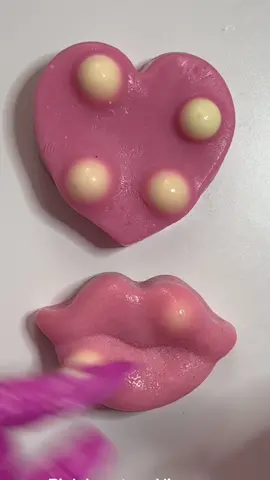 Valentines is approaching #CapCut #asmr #mochipimplepopping #viralvideo #fypシ #pimplepoppin #skincare #satisfyingvideo #squishy #acnetreatment #fypシ゚viral🖤tiktok #lips #heart #valentines 