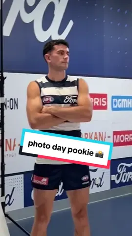 pookie looking absolutely fire at photo day 🔥 #pookie #afl #cats #fitcheck 