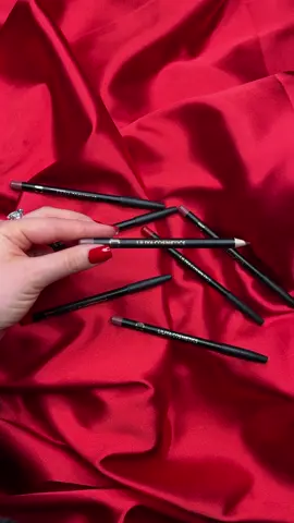 Sneak peak of the best lipliners in the world ✨ . . . #liliyacosmetics #LC #makeup #makeupartist #fyp #dubai #emirates #cosmetics #viralvideo #uae #trending #beauty #BeautyTok #mua #foryoupage 