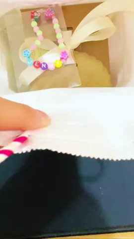 អរគុណអូនសំលាញ់ @Almond_rii - អាល់ម៉ុន សំរាប់កាដូ ជាពិសេសខំធ្វើខ្សែដៃដោយផ្ទាល់ដៃទៀត។ i really love it , ហើយទៀនឡើងក្រអូបទៀត អរគុណអូនធំៗ សំរាប់ទឹកចិត្តរបស់អូនចំពោះបង 😘😍🥰❤️💋 #fyp #fypシ゚viral #fypシ 