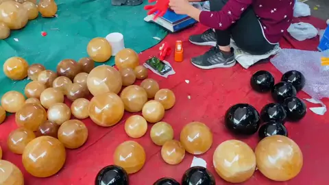 Bi cầu ngọc canxit vàng. Dành cho anh nào mệnh thổ, kim nha. Lh zalo: 0378234567