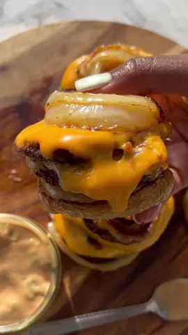 Make this tasty viral onion wrapped flying dutchman in n out burger🍔🧅at home with just a few ingredients! It’s easy to make, filling, low carb and delicious.  Ingredients  Large onion  6 Beef burgers (frozen or homemade with ground beef) Salt and pepper to taste (optional) 6 cheese slices  Sauce 1/3 cup of mayonnaise  2 tbsp of ketchup  2 tsp of mustard  1-2 tsp of vinegar  1-2 tsp of gherkin juice 3 tbsp of chopped gherkins Yellow or green peppers for serving  #innoutflyingdutchman #innoutonionwrapped #innoutsaucerecipe #innoutonionwrappedathome #asmr #onionburgerinnout #onionburgerdutchman #onionburgerathome #flyingdutchmanrecipe 