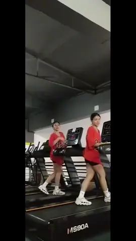 The twins kitty&kakai wet the bed challenge🔥#chrisbrown #wetthebed #challenge #dance #foryou #foryoupage #trend 