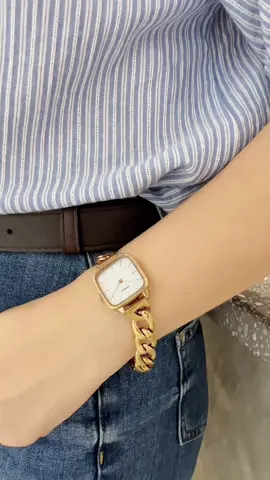 I like it! Can’t resist the charm of the KOMONO The Kate watch. #komono #modern #fashion #designed #watches #brand #design #fashiongram #watchesforwomen #womenfashion #style #komolifestyle #slate #collection #goldwatch #accessories #timepiece