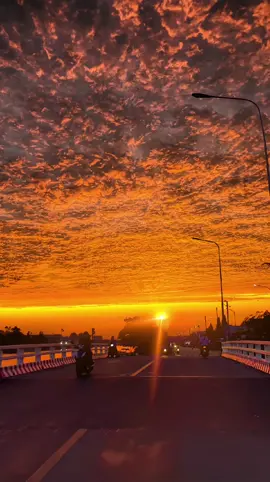 The sunset is the romance left by the sun to the sky. #sunset #fyp 