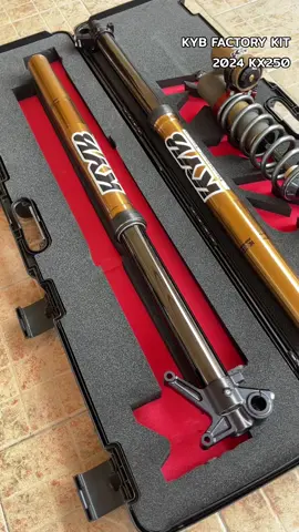 ออร์เดอร์ตามใบสั่ง KYB Factory Kit 2024 KX250  #KX250 #Teamgreen #motocross #supercross #mxgp #โมโตครอส #วิบากไทยแลนด์ 