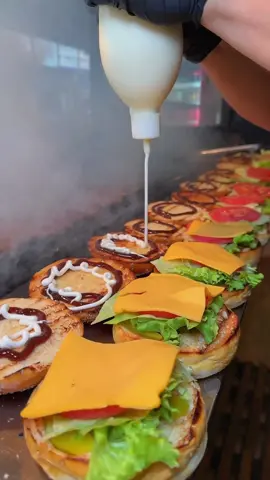 CURSO DE HAMBÚRGUER ARTESANAL 🍔⬇️ Clica no link  em nossa bio e garante já sua inscrição. Estou te esperando vamos nessa? ✅  Aprenda Fazer o Melhor e mais suculento HAMBÚRGUER ARTESANAL !  com o Único Curso em Vídeo que te ensina todos os Bastidores passo a passo para você iniciar sua Produção ainda essa semana. VEJA O QUE VOCÊ VAI APRENDER : •Modelagem do Hambúrguer Artesanal •Hambúrguer especial Vegano •Molhos Especiais mais pedidos •Receitas detalhadas de Pães •Temperando da forma Correta •Hambúrguer especial de Peixe •Segredo dos Blends Saborosos •Os Melhores Acompanhamentos •Ponto perfeito do Hambúrguer •Montagem correta do Lanche •Passo a passo com detalhes de Armazenamento •Como montar sua Hamburgueria ou Delivery E MUITO MAIS... Por Apenas :R$ 79,90 😱 Créditos autorais da hamburgueria:  @bramareburger #hambúrguer #burguer #burguer #tiktokfood  #bacon #hamburguer #hamburguerartesanal #hamburgueria #gastronomia #hamburguertiktok 