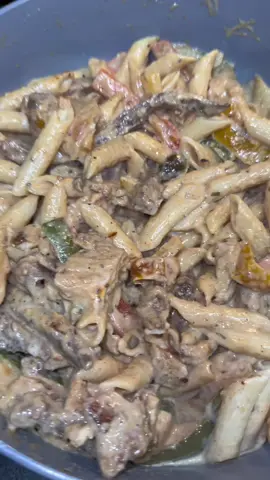 rasta pasta? #rastapasta #rastapastarecipe #steakandchicken #steakandchickenalfredo #steakalfredo #steakalfredopasta 