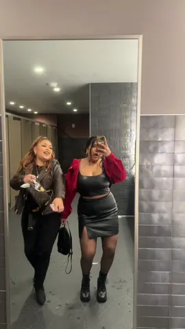 What we wore for the Triology tour💁🏽‍♀️ #triologytour2023 #pitbull #enriqueiglesias #rickymartin #chasecenter #sanfrancisco #bayarea 