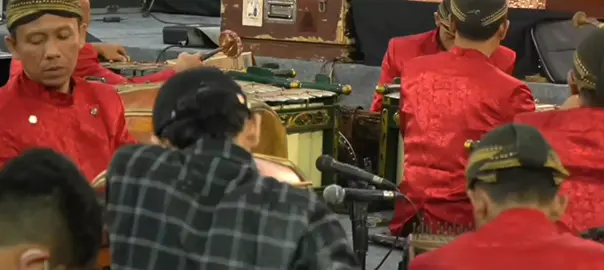 mas akbar salting di kasih 🫰 sama dek niken  @nikensalindry♡ @denakbar_  #nikensalindryreall #denakbar #nikenakbar #nikensalindry #nikenakbarsyahalam #fyp #trending #beranda #wayangan 