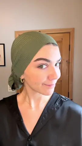 Gotta try something new during chemotherapy! #paxmancoldcap #breastcancer #cancerinyour20s #headwrap #chemotherapyheadwrap #diywrap 