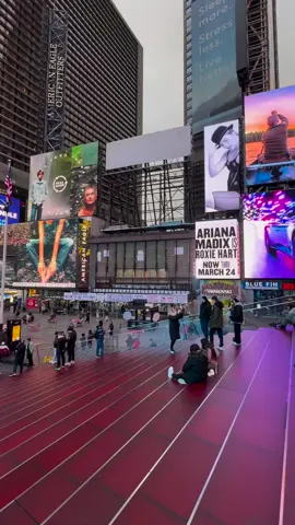 Times Square, New York City 🏙️ #usatiktok #usa🇺🇸 #usa_tiktok #usa #timessquare #timessquarenyc #nyc #nyclife #newyork #nyctiktok #nyctiktoker #atardecer #atardeceres 